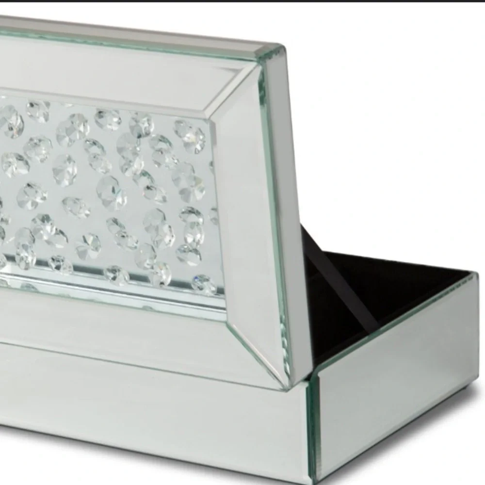 GORGEOUS mirrored and crystal cigar/jewelry box